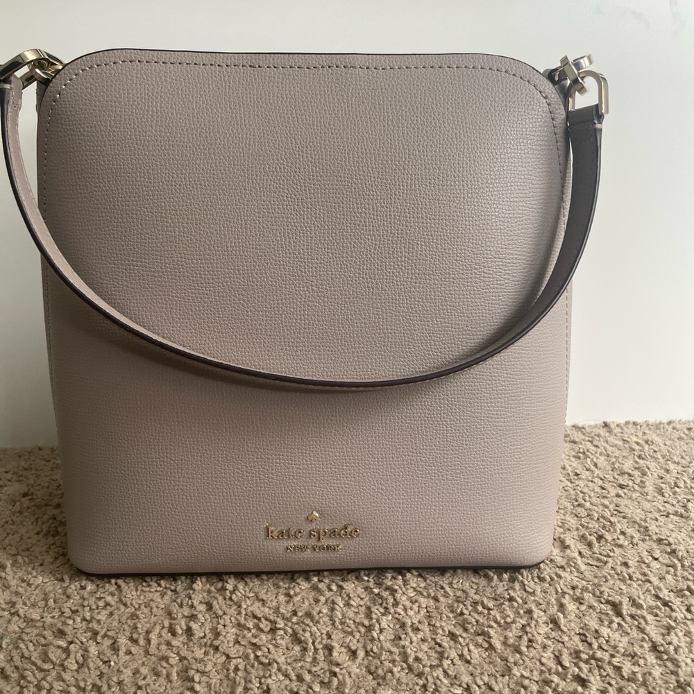 Kate Spade Tan Shoulder Bag with Sleek Design